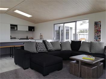 Family Executive Bach - Golden Bay