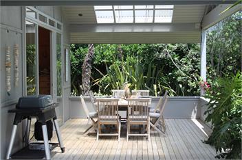 Medland's Beach Hideaway - Auckland