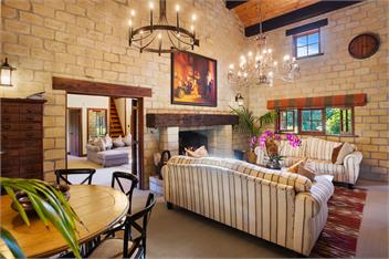 Villa Casa Maria Luxury Tuscan Villa - Western Bay of Plenty