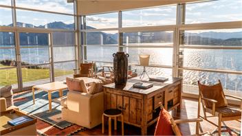 Whare Kea | Sleeps 12 | Lakefront Location | Amazing Views - Wanaka