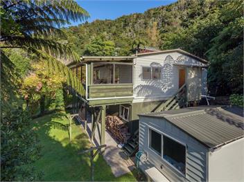 Family Fun at The Lake (Bachcare) - Lake Tarawera