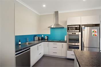 Sky Blue Retreat (Bachcare) - Waihi Beach