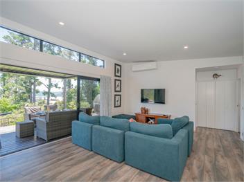 Treetop Bach (Bachcare) - Whangamata