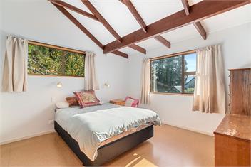 Goodall Crib (Bachcare) - Wanaka