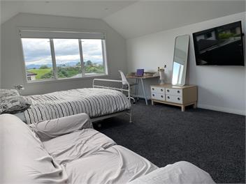 Fabulous large Bethlehem family home with pool - Tauranga