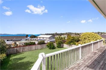 Snells Seaside Bach (Bachcare) - Snells Beach