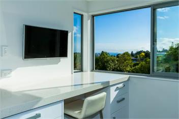 Luxury by the Sea - Auckland