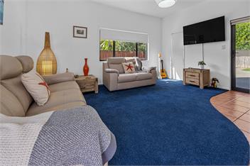 Poolside Serenity (Bachcare) - Papamoa