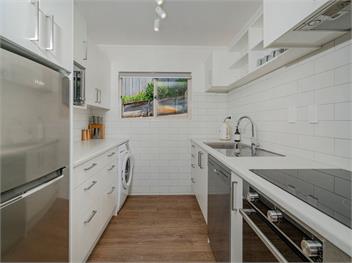The Blockhouse (Bachcare) - Whangamata