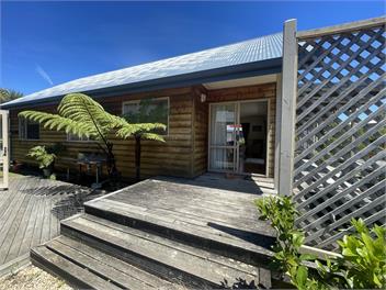 Harakeke Cottage: 12 Tata Heights - Takaka
