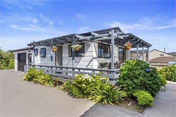 Beverley Hills Cottage - Whangamata