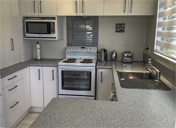  A CHARMING HOLIDAY ON CHEVRON-121 CHEVRON CRESCENT WHANGAMATA - Whangamata