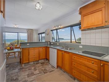 Jack and Enids Whangamata Beach House - Whangamata