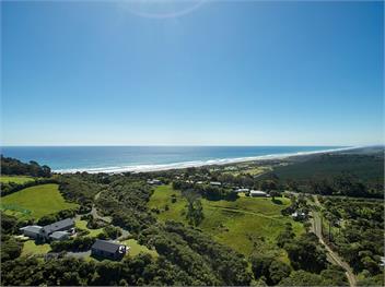 Coastal Retreat at Muriwai Beach - Auckland