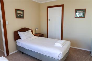 Napier Hilltop Stays - Views, Pool & Pet-Friendly! - Napier