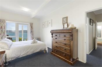 Stay over the Harbour - Beautiful Miramar Villa - Wellington