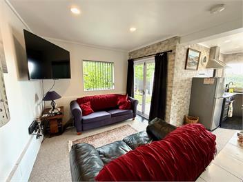Cosy Raglan Studio — Walk to Beach & Village - Roberts St - Apartment (Downstairs) - Raglan