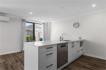 Coastal Chic (Bachcare) - Papamoa