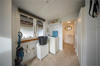 Dragon Fly Cottage (Bachcare) - Te Anau