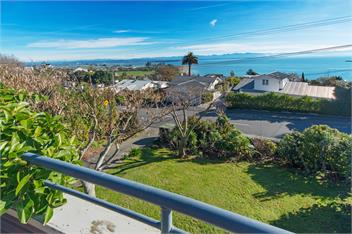 Moana Escape - Tasman Bay Views, Pool, Spa & Sauna - 