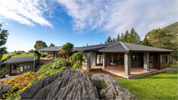 The Distiller's Retreat - 