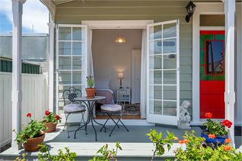 Hibiscus Cottage -
