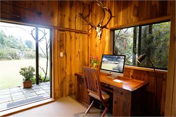 Kereru Lodge on Idyllic Lake Rotoehu - Rotorua, Bay Of Plenty