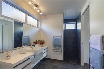 Sunnyside Vista | Amazing Property + Spa pool - Queenstown