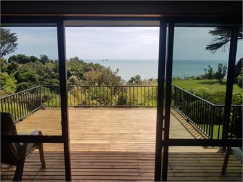 the hole in the rock house - Westport
