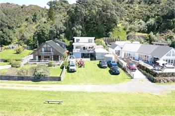Taupo Bay, Absolute Beachfront!, Far North NZ,  5 Bedrooms and 2 Bathroom .  - Northland