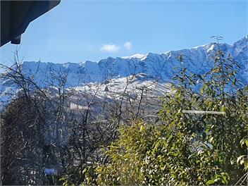 Come and ski this winter and walk to and from ski bus and apres ski bars - Queenstown