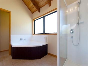 Treetop Oasis (Bachcare) - Tairua