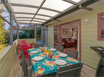 Carefree at Cooks (Bachcare) - Cooks Beach