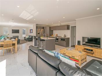 Modern Beach Pad (Bachcare) - Whitianga