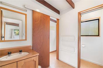 Goodall Crib (Bachcare) - Wanaka
