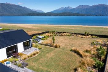 Lake House (Bachcare) - Te Anau