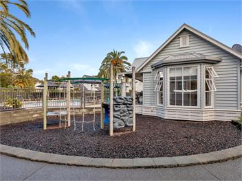 Sandy Jandal - Russell Cottages - Bay of Islands