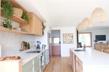 Hilltop Retreat - Raglan