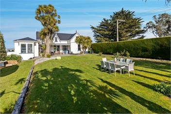 The Professor's Beach House (Bachcare) - Dunedin