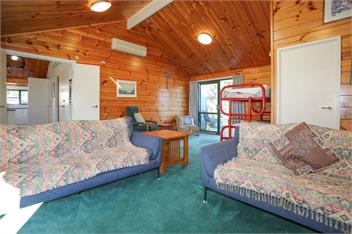 Five Mile Yay (Bachcare) - Taupo