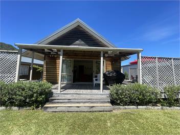 Harakeke Cottage: 12 Tata Heights - Takaka
