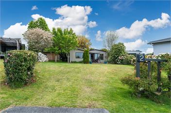 Lake-view Hideaway - Acacia Bay - Taupo