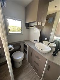 RV Space With Comfy Bed in Country Location - Hastings