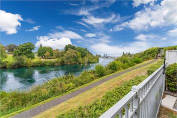 Riverside Oasis - Taupo - walk to town + heated pool* - Taupo