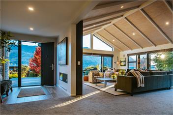 The Clearview House | Lake Views | Spa Pool | Sleeps 9 - WANAKA