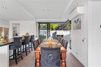 The Moorings Apartment 5 - a stone's throw from the lake! - Taupo
