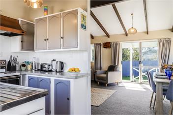 Hosts on the Coast Marlin Cottage - Whitianga
