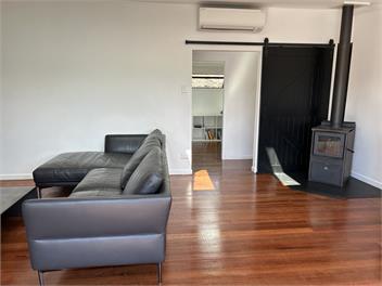 Large Family Home with pool and next to park - Wanaka