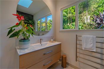 Bangalow Bach - Nelson