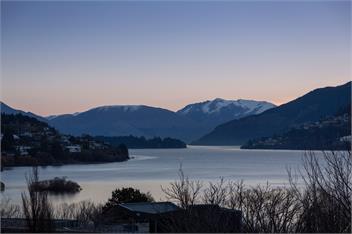 Queenstown Lakeside Gem: 3 BDR, Wi-Fi & Parking - Queenstown